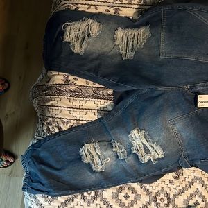 Carpenter capri with elastic ankles